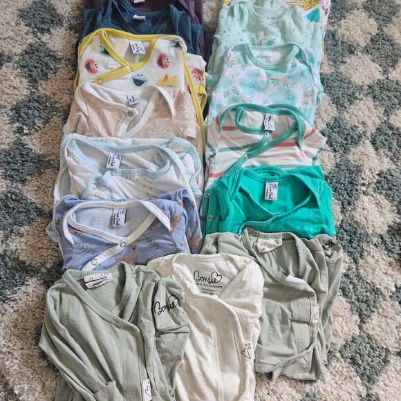 ONE LOT: Newborn Gowns, Copper and Pearl, Bonsie, Mac and Moon - Picture 6 of 9